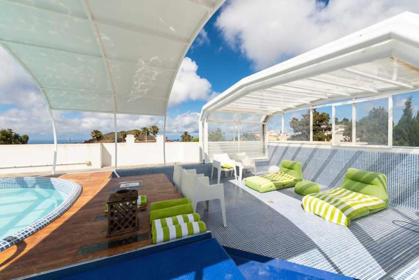 Amplia Villa De Lujo Con Piscina Climatizada 大加那利岛拉斯帕尔马斯 外观 照片