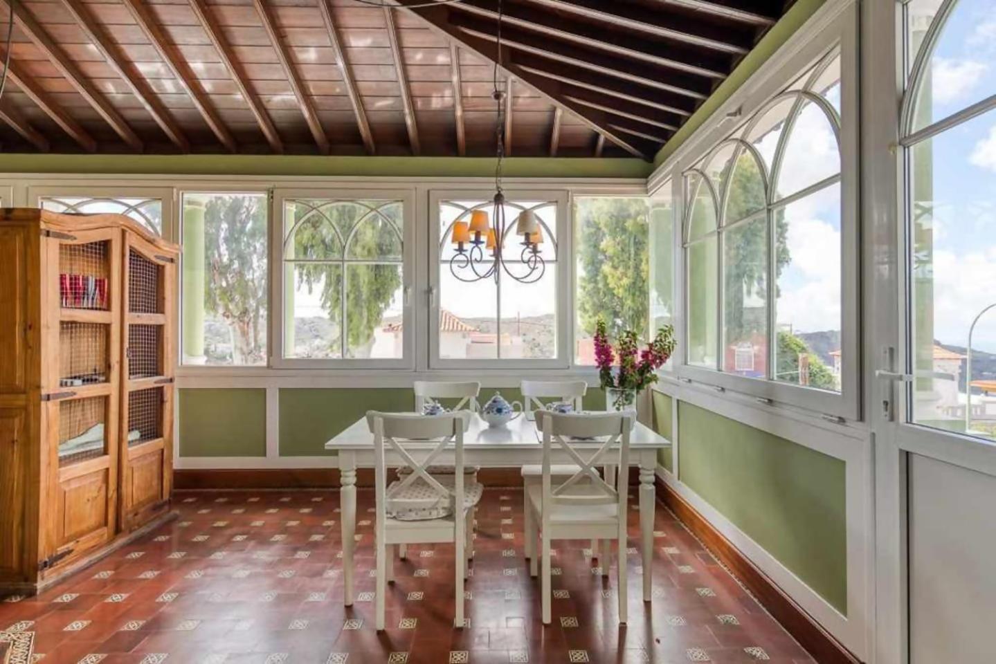 Amplia Villa De Lujo Con Piscina Climatizada 大加那利岛拉斯帕尔马斯 外观 照片